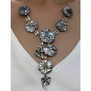 Tahitian mother-of-pearl floral necklace crafted from sterling silver marked 925